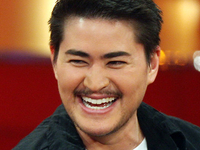 "Беременный мужчина" Томас Бити пытается объяснить детям, что он их мать