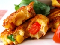 Оладьи с кукурузой, ветчиной и сладким перцем