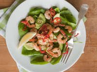 Новогодние рецепты: Салат из креветок и авокадо