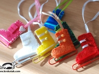 Новогодняя поделка своими руками: Игрушка в виде коньков