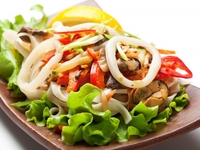 Салат из кальмаров: ТОП-5 новогодних рецептов