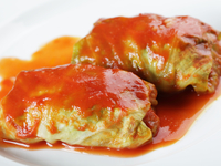 Новогодние рецепты: Голубцы в томатном соусе