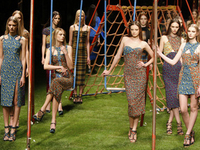 Фотогалерея: Недетская мода. В Милан пришли весна и лето-2011
