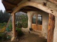 Мужчина возвел копию дома из фильма Хоббит (20 фото)