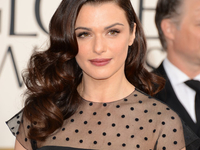 Звездный пример: идеи причесок на 8 марта