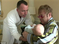 Элтон Джон: У нас родился второй ребенок и мы уже дали ему имя