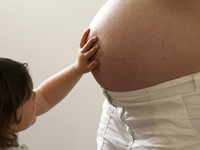 При недостатке света для беременной ребенок может родиться слепым