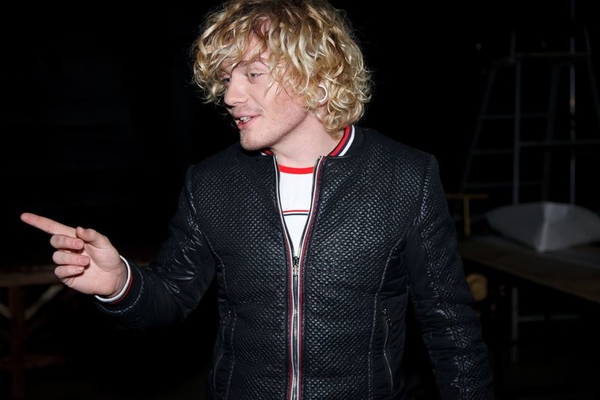 Александр Кривошапко показал татуировки и голый торс в фотосессии