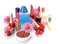 12 веществ в косметике, которые нас убивают