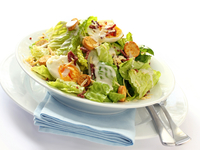 Яичный салат с зеленью и сыром