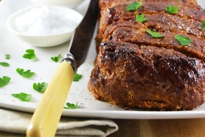 Как приготовить рулет из мясного фарша (ВИДЕО)