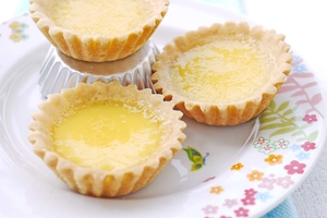 Как приготовить запеченные яйца со сметаной (ВИДЕО)