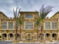 Дом из пивных бутылок и золы (ФОТО)