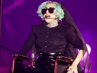 Lady GaGa не может ходить
