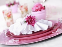 Сервировка стола на 8 марта: ТОП-15 идей в розовых тонах