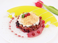 Масленица 2013: Запеканка из блинчиков с орехами и вишневым джемом