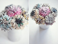 Подарок к 8 марта своими руками: Цветы из старых журналов