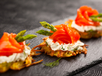 Закуска из картофеля и семги