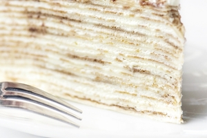 Как приготовить сладкий блинный торт (видео)