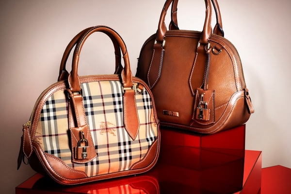 facebook Burberry
