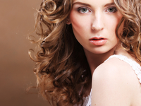 Как уложить волосы диффузором