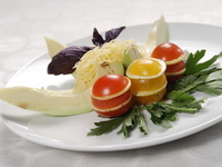 Салат из авокадо с сыром