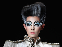 Невероятный макияж с китайской Недели Моды