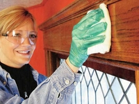 Удаляем царапину на деревянной мебели: 7 способов