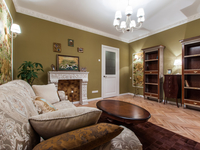 Как пройти в библиотеку: Гостиная (20 кв.м) со стеллажами