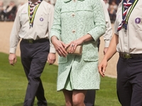 Беременная Кейт Миддлтон впервые показала живот