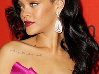 Модный тренд: Звезды с выбритым виском