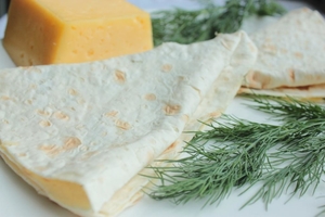 Как приготовить лаваш с зеленью и сыром