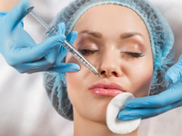 Женщины хотят губы, как у Джоли, а мужчины увеличивают на лето пенисы