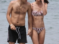 Фото Киры Найтли в бикини во время медового месяца