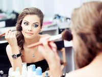 Комплекс "голого лица": Когда мы решаемся показать ему себя без макияжа