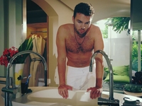 В Сеть попали личные фото Андрея Искорнева в день окончательного выбора