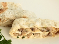 Рулет из лаваша с курицей и грибами