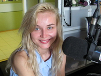 Полина Гагарина показала себя без макияжа