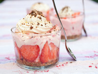 Клубника со сливками: ТОП-5 рецептов