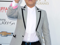 Рэпер Psy: На концертах мне делают массаж ног и втыкают иголки
