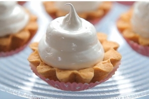 Как приготовить корзиночки с белковым кремом (ВИДЕО)