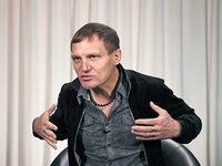 Олег Скрипка на мотоцикле сбил семью из трех человек