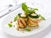 Рулетики из кабачков: ТОП-3 рецепта