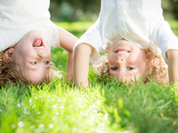 Когда дети начинают понимать шутки?