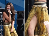 Селена Гомез вышла на сцену без нижнего белья