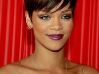 Темная помада: Рианна против Кэти Перри