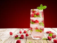 Безалкогольный малиновый мохито