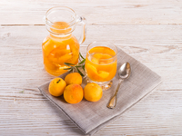 Как приготовить абрикосовый компот на зиму