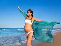 Можно ли загорать беременным?