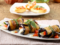 Рулетики из баклажанов: ТОП-3 рецепта